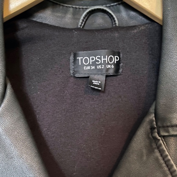 NEW Topshop Black/Dark Grey Asymmetrical Faux Leather Moto Jacket (Size 2) - Picture 3 of 4